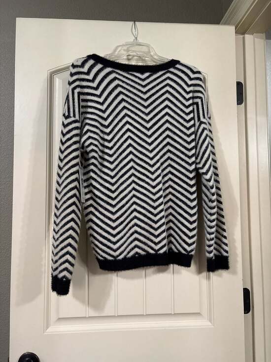 Cyrus - Picture 2 of 3